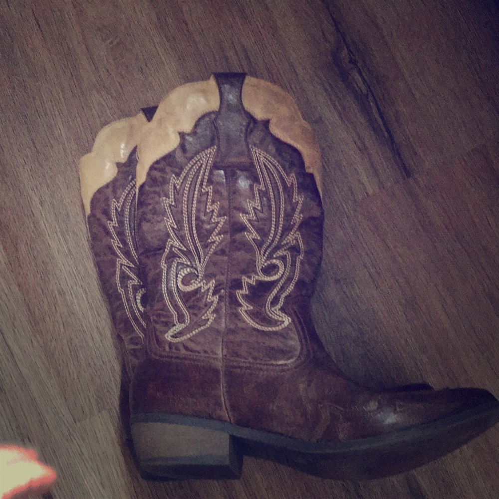 Women’s cowboy boots